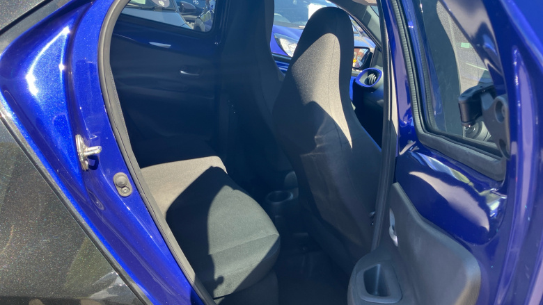 Toyota Aygo X 1.0 VVT-i Edge 5dr Petrol Hatchback